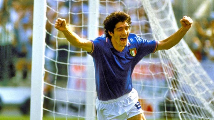 Programmi TV di stasera, giovedì 10 dicembre 2020. Saltano I Soliti Ignoti per l’omaggio a Paolo Rossi