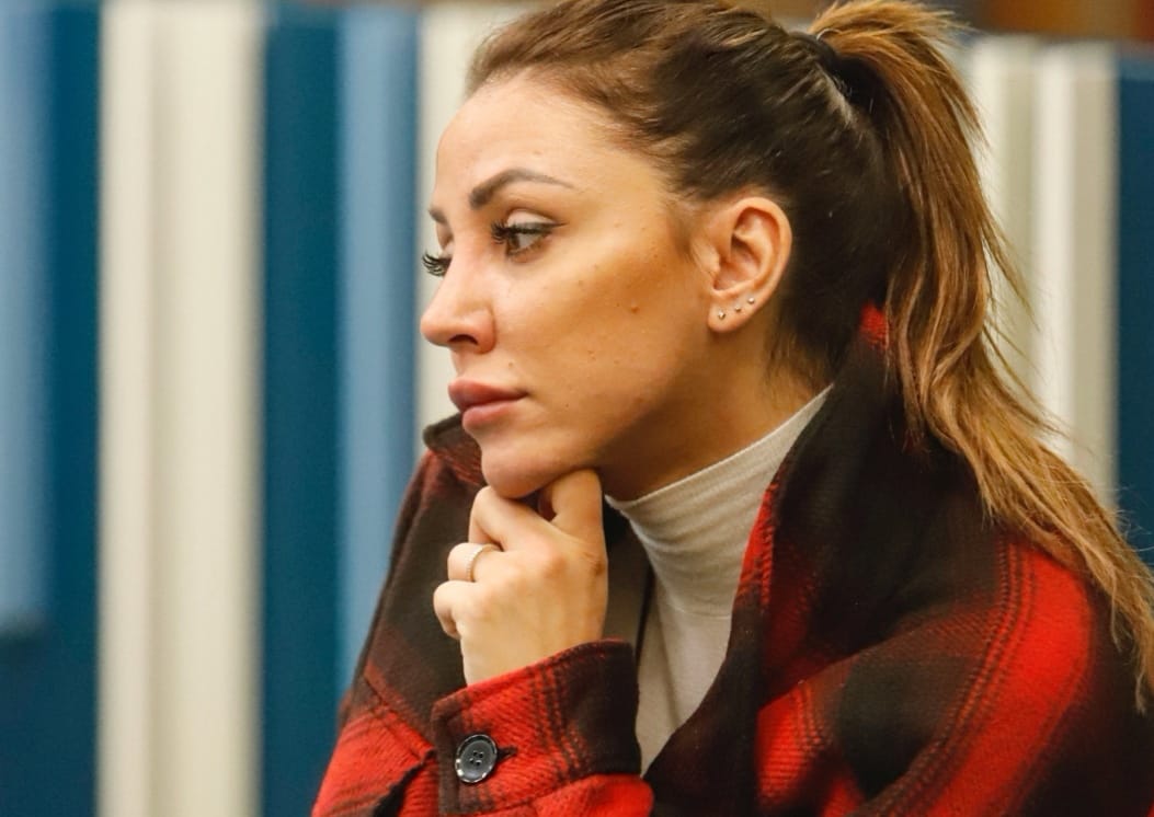 GF Vip 5, tutte contro ‘Regina Elisabetta’. Selvaggia: «A me non me ne frega un ca**o di lei. Cos’ha più di me? Il mantenimento» – Video