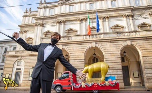 Tapiro Gigante alla Scala per l’esibizione registrata dell’étoile Roberto Bolle
