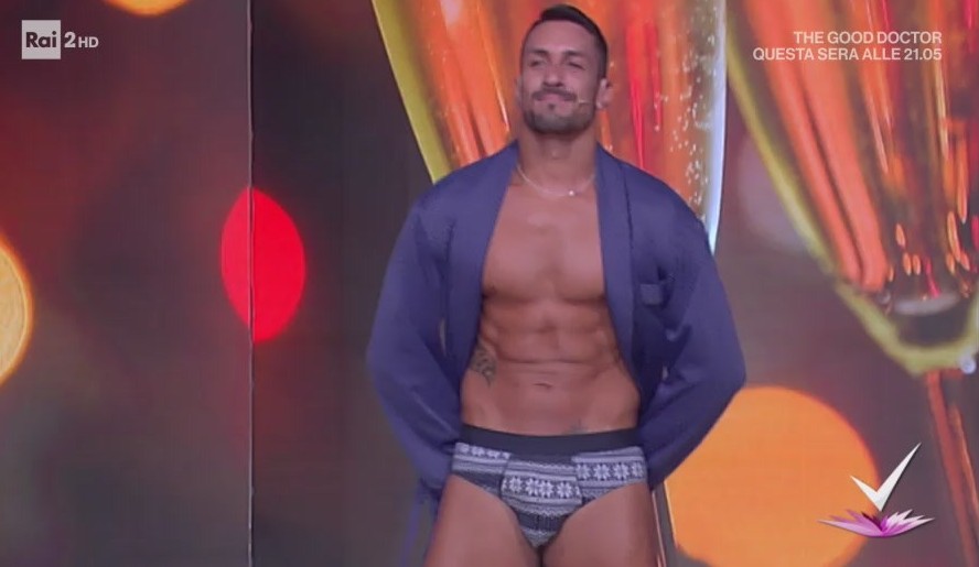 Pagelle TV della Settimana (21-27/11/2020). Promossi Ficarra e Picone e Tú sí que vales. Bocciati i palinsesti di Canale 5 e la Rai sul caso Detto Fatto