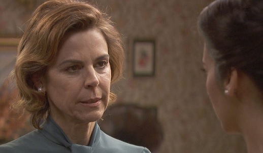 Il Segreto, anticipazioni: la pazza Begoña accusa Manuela di voler sedurre Ignacio