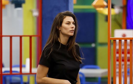 GF Vip 5, Dayane impietosa su Stefania Orlando: «Si è attaccata a Tommaso come una cozza perchè forte. Lo manipola»