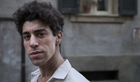 Eduardo Scarpetta è Renato Carosone nel nuovo tv movie di Rai1