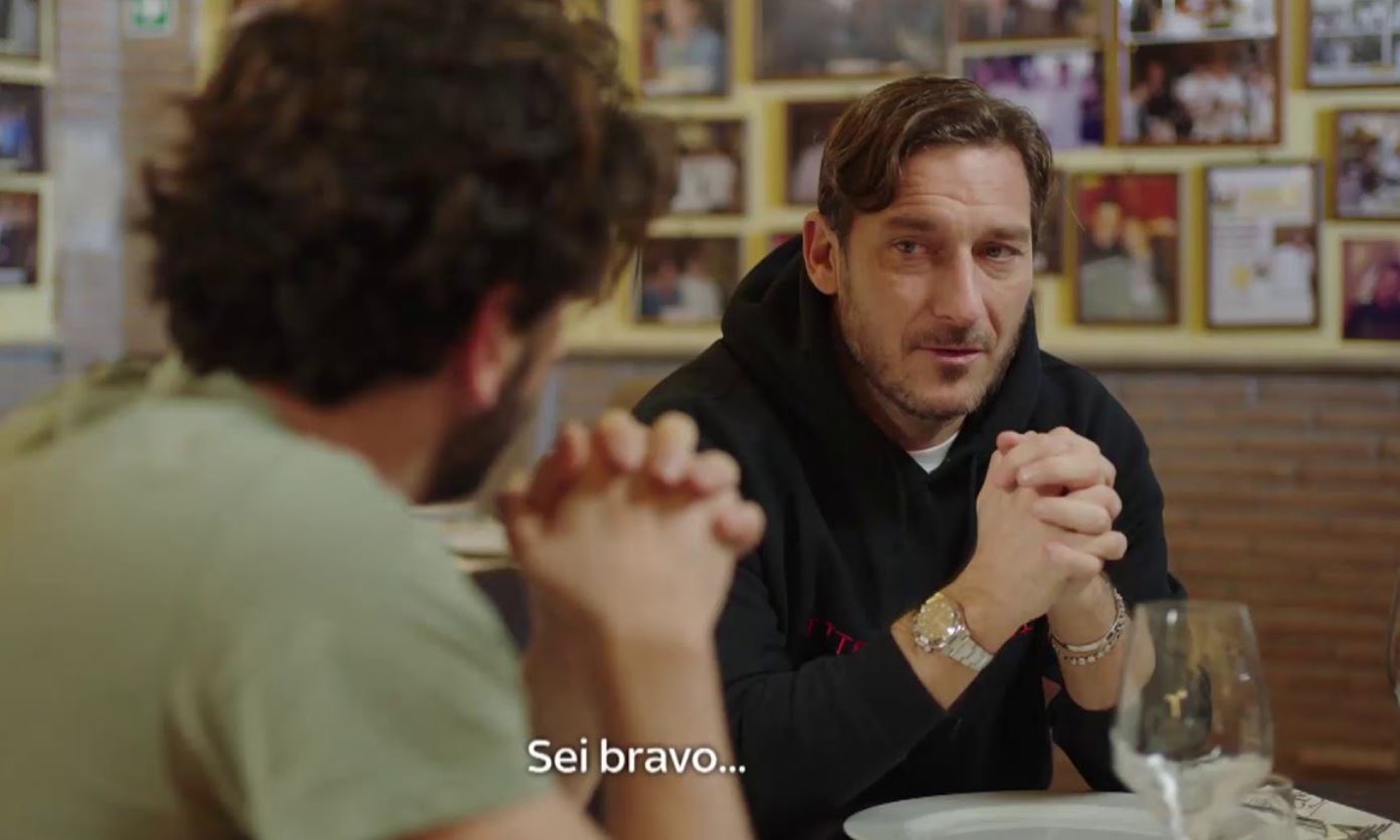 «Speravo de morì prima»: a marzo la serie su Totti – Video