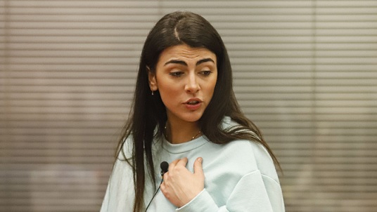 GF Vip 5, Giulia ci va piano con gli uomini: «Se Dayane è una che dopo un giorno prende Andrea Zenga e lo limona, io non sono fatta così» – Video