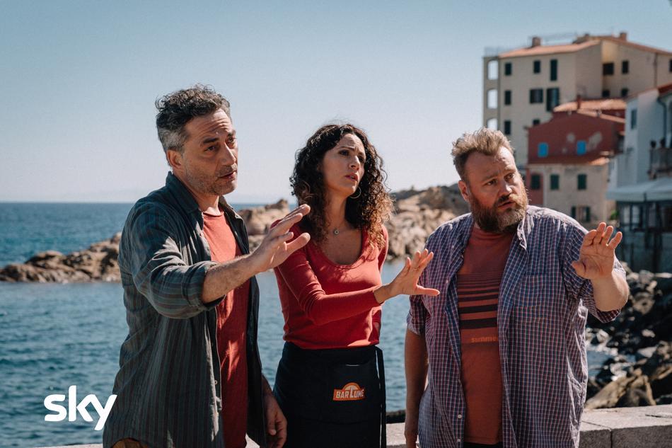 I Delitti del BarLume tornano tra Covid e mareggiate