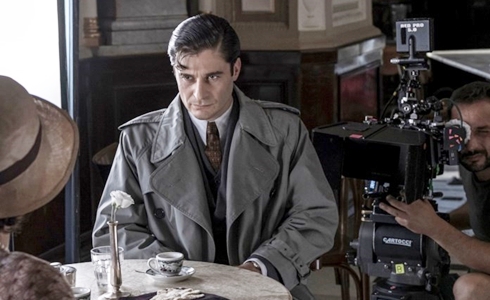 Programmi TV di stasera, lunedì 1 febbraio 2021. Su Rai1 Lino Guanciale è «Il Commissario Ricciardi»