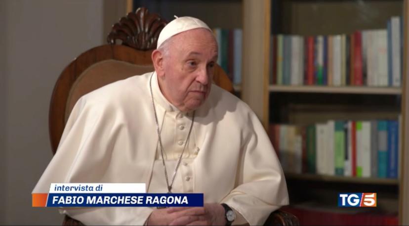 Papa Francesco: intervista in esclusiva mondiale al TG5. Cambiano i palinsesti