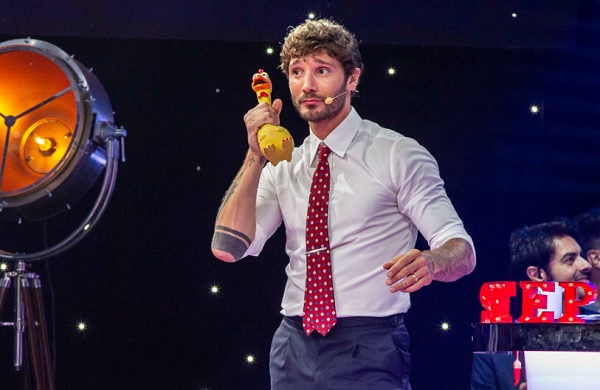 Che Dio ci Aiuti, Stefano De Martino recita!