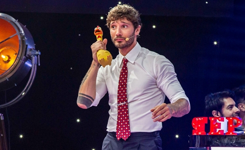Programmi TV di stasera, martedì 26 gennaio 2021. Su Rai2 nuovi giochi in «Stasera Tutto è Possibile»