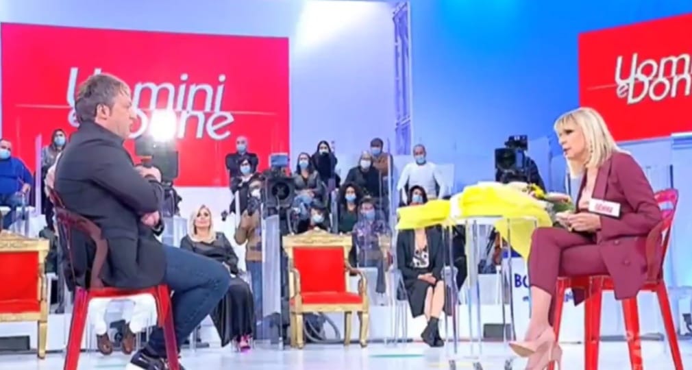 Uomini e Donne silenzia Barbara D’Urso – Video