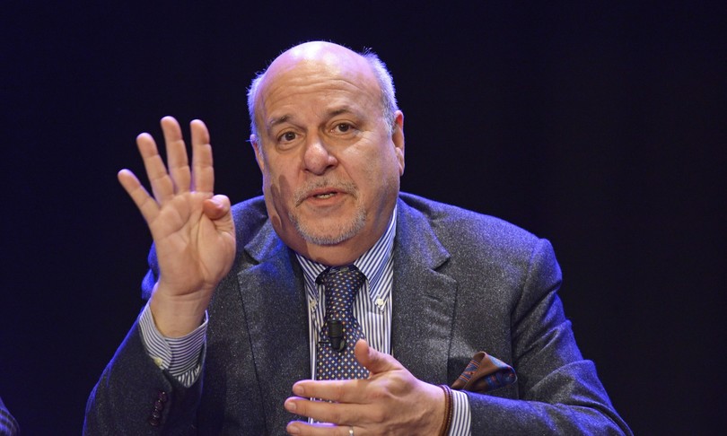 Alan Friedman bandito da Rai 1. Coletta: «Ho chiesto di non ospitarlo più»