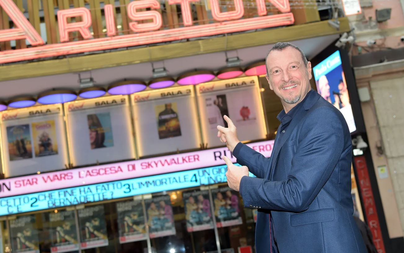 Sanremo 2021, Amadeus e la Rai pensano ad un evento ‘risarcitorio’ estivo