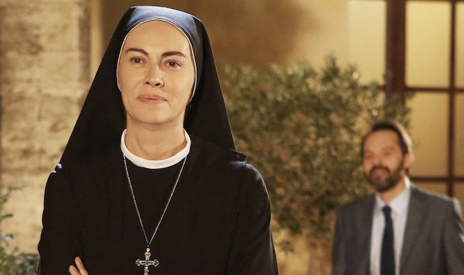 Ascolti TV | Giovedì 18 febbraio 2021. Che Dio Ci Aiuti impera (22.9%), disastro Canale 5 (6.5%). Male Panariello e Giallini (4.2%). Focus spaziale al 4.2%