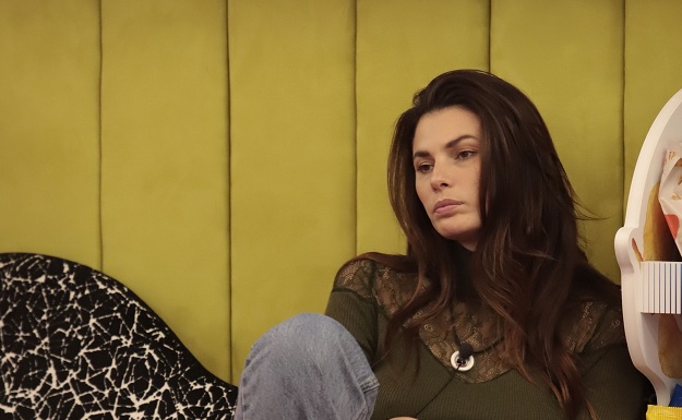 GF Vip 5, Dayane Mello apprende della morte del fratello Lucas. Almeno per ora, resta in casa