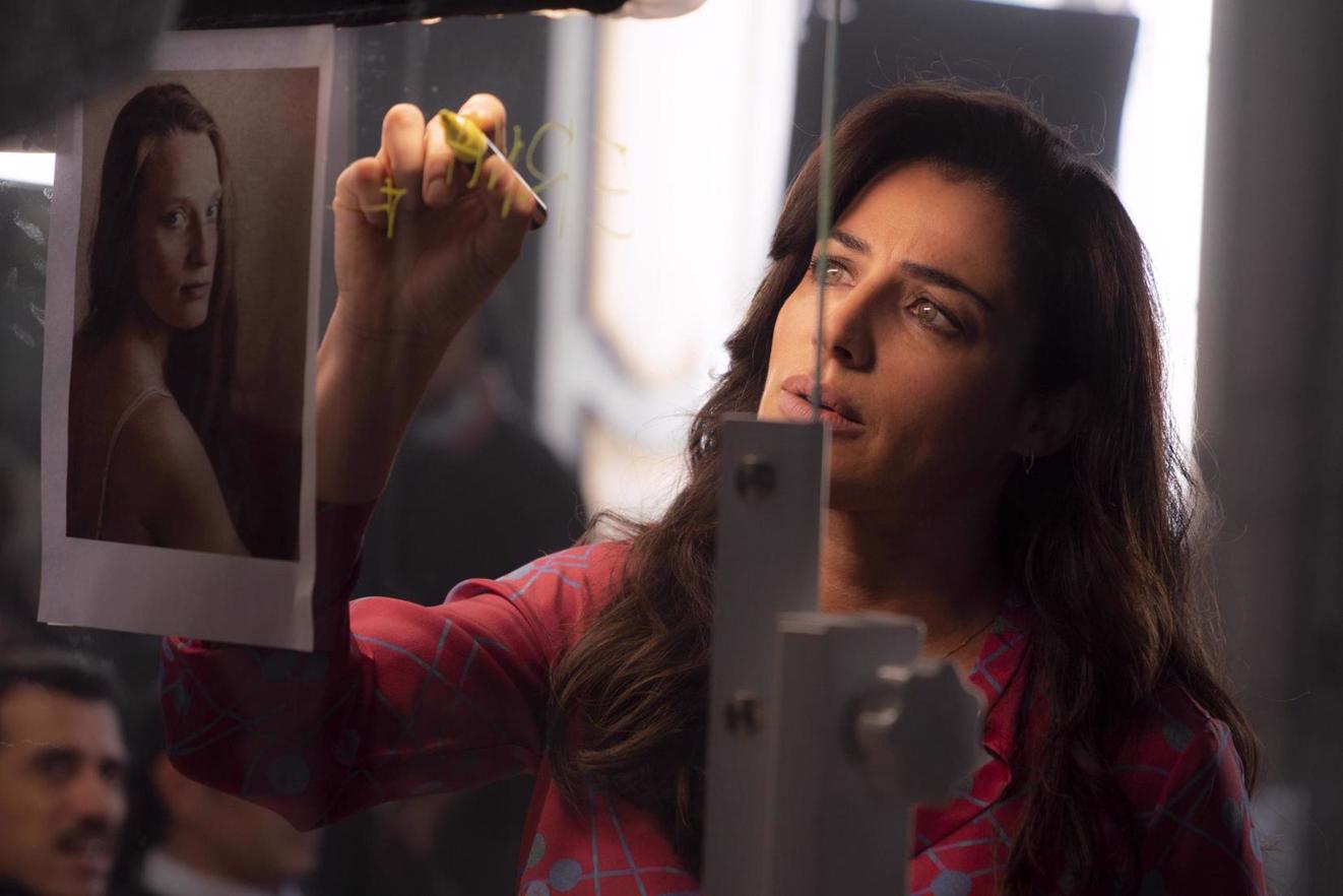 Lolita Lobosco: tacchi alti e quinta di reggiseno per «riempire un vuoto nel racconto poliziesco»