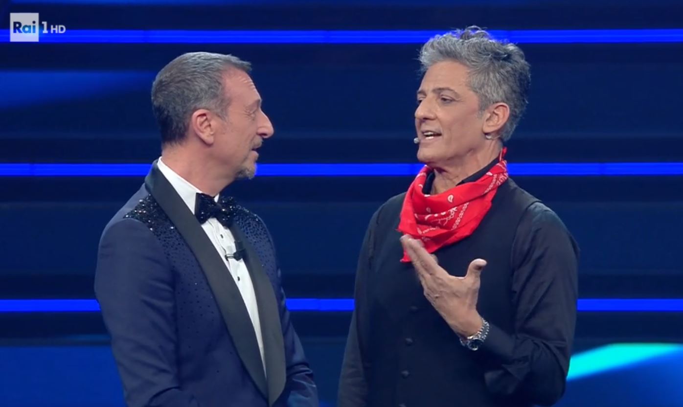 Sanremo 2021, l’addio di Fiorello: «A chi verrà auguro la platea piena, ma il Festival gli dovrà andare male!»