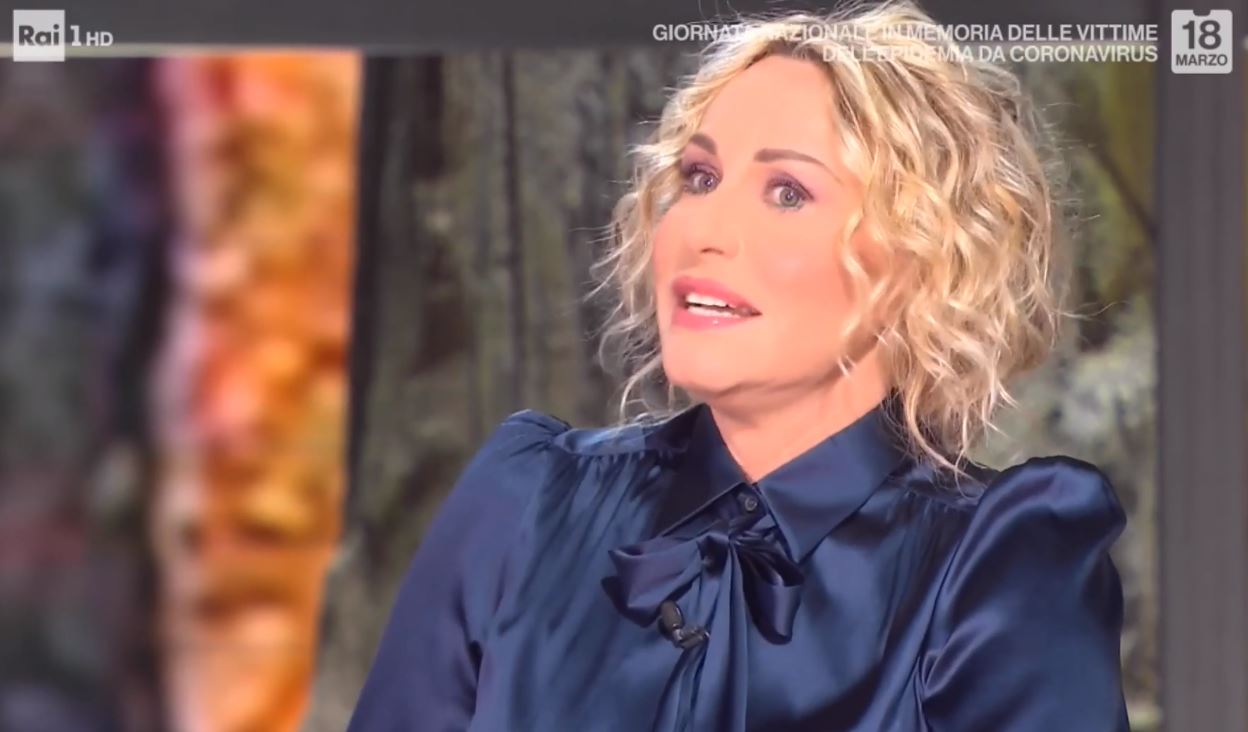 È Sempre Mezzogiorno, Antonella Clerici si commuove per le vittime del Covid – Video