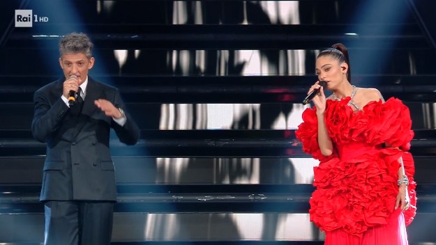 Fiorello e Elodie - Seconda serata Sanremo 2021 (da RaiPlay) Fiorello e Elodie - Seconda serata Sanremo 2021 (da RaiPlay)