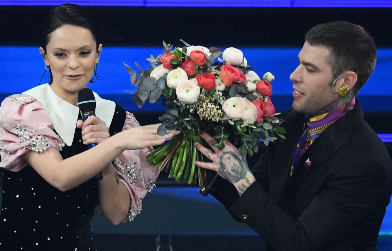 Sanremo 2021 flower power: bouquet anche agli uomini, all’Ariston parte la rivoluzione «gender free»