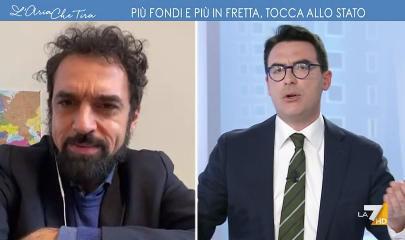 La7, Giarrusso (M5S) protesta con il conduttore: «Sono stato interrotto, ha ragione Grillo» – Video