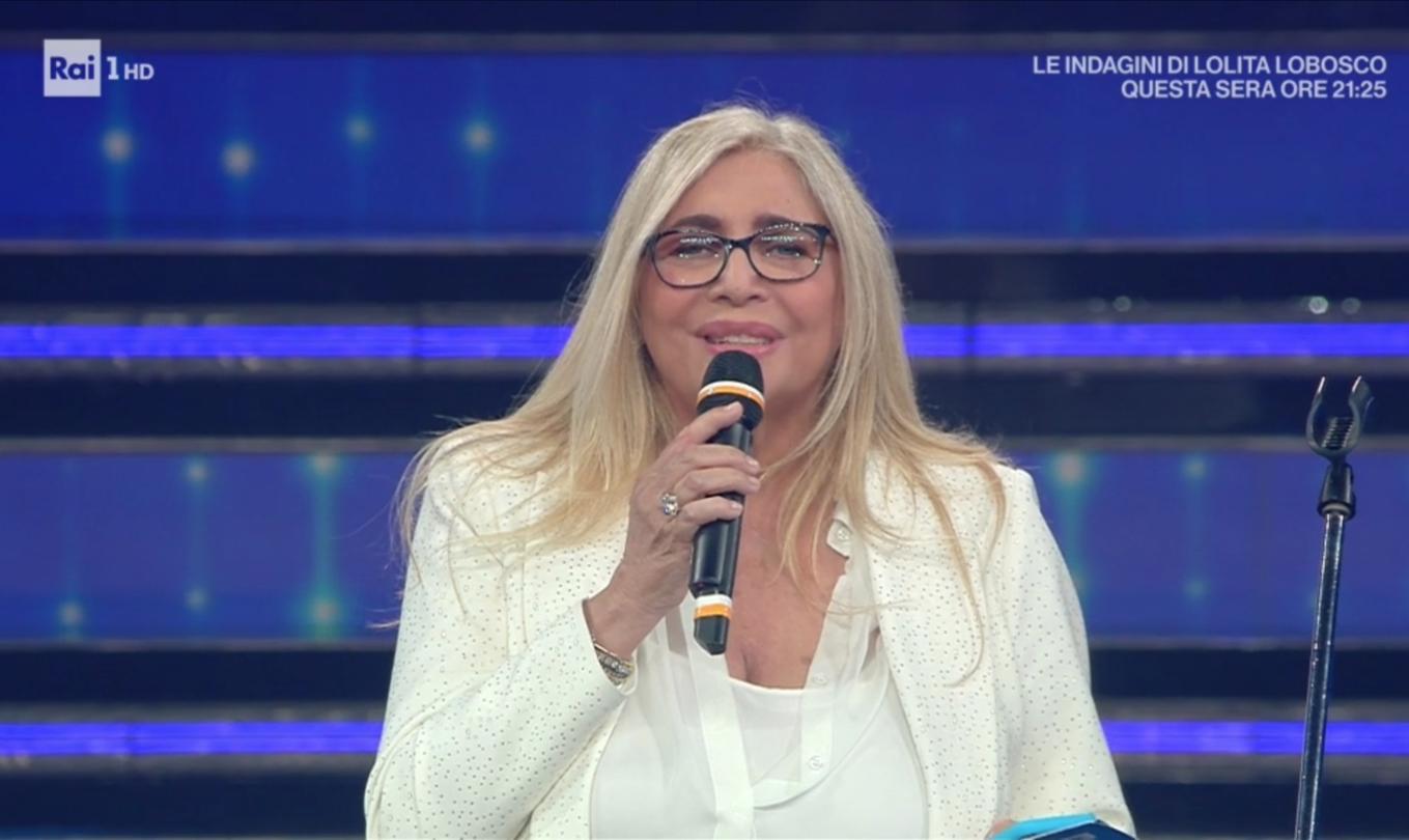 Venier sfancula in diretta Sgarbi, produttrice degli Extraliscio