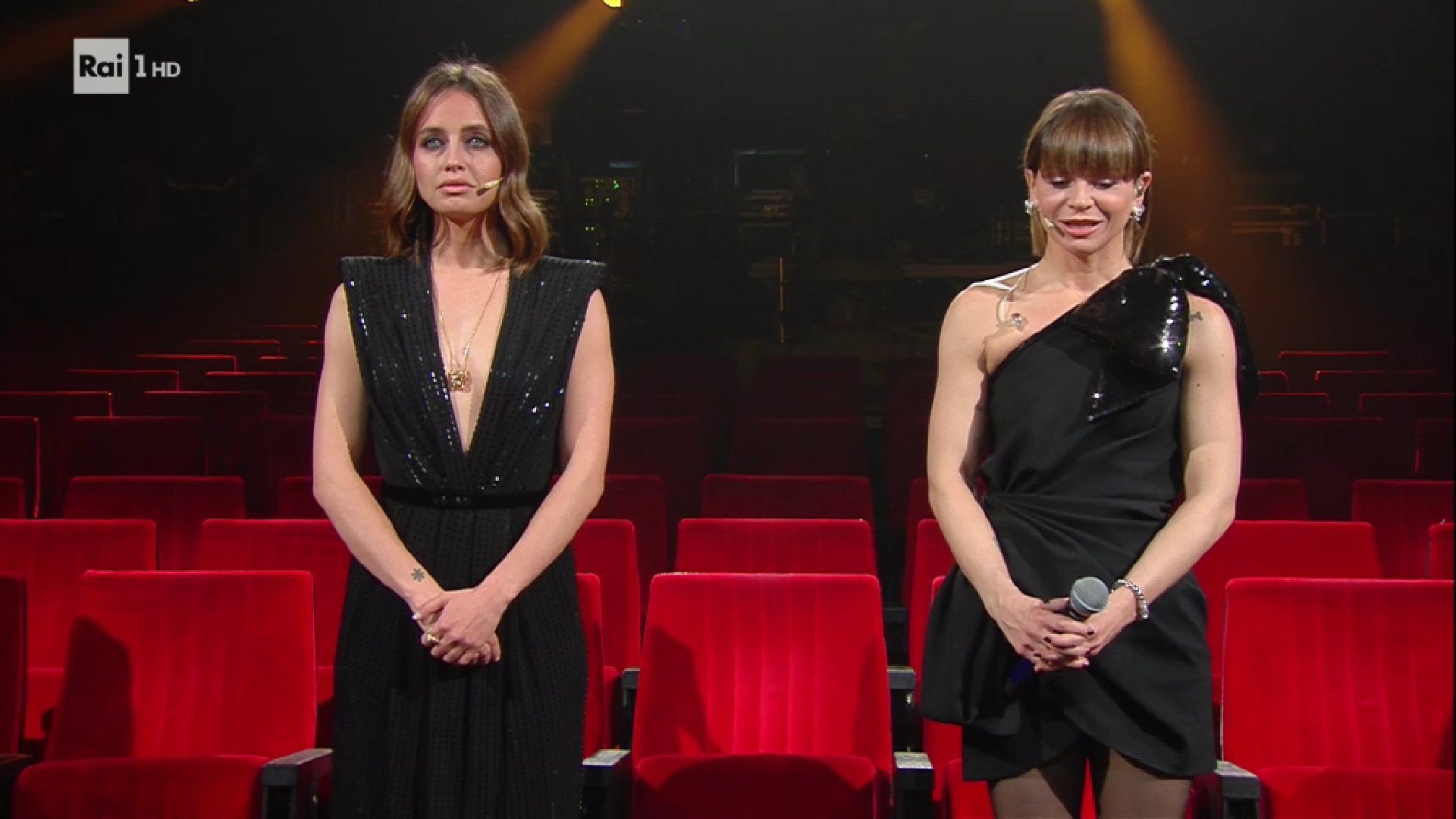 Matilde Gioli e Alessandra Amoroso - Quarta serata Sanremo 2021 (da RaiPlay)