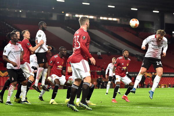 Europa League: Milan-Manchester accende la serata, su Tv8 Diretta Gol. Ecco il programma TV degli ottavi