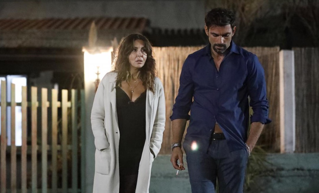 Ascolti TV | Mercoledì 24 marzo 2021. Svegliati Amore Mio parte dal 16.1% e vince. Mia e il Leone Bianco 14.5%, Rocco Schiavone 10.3%, Chi l’ha Visto 10%, la finale di IgT su TV8 6.4% (1.9% Sky Uno)