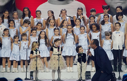 Lo Zecchino D’Oro fa il bis nel 2021 (maggio e dicembre). Madame, scartata anni fa, vuole scrivere una canzone