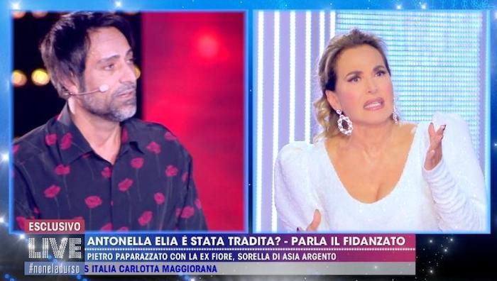 Fascino all’attacco della D’Urso