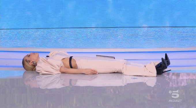 L’Isola trasloca nella «felicissima sera» del venerdì