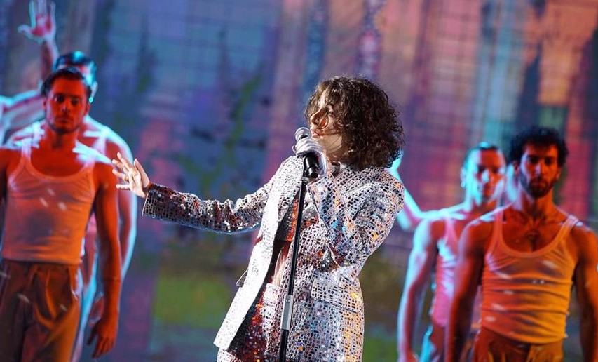 Ascolti TV | Sabato 3 aprile 2021. Amici (27.4%) travolge De Sica (9.6%)