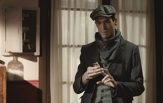 Una Vita, anticipazioni 3-8 maggio 2021: Santiago confessa a Marcia di essere un impostore