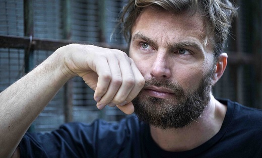 Un Posto al Sole, anticipazioni: Simon Grechi si unisce al cast della soap partenopea