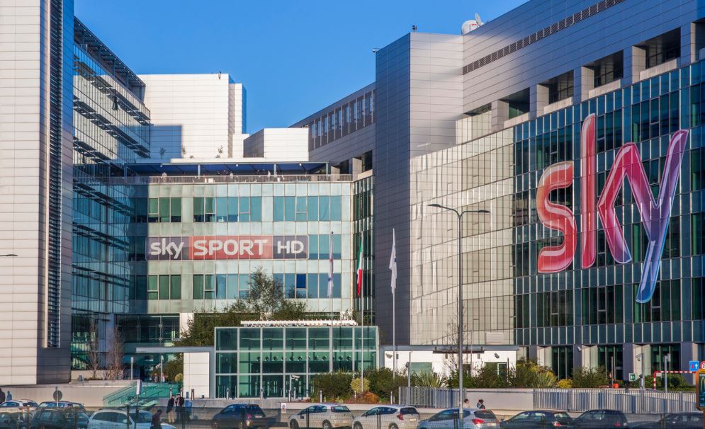 Diritti tv Serie A, Sky fa ricorso per bloccare l’assegnazione a Dazn