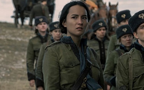 Tenebre e Ossa: Netflix punta sul fantasy con la guerriera “evocaluce” Alina