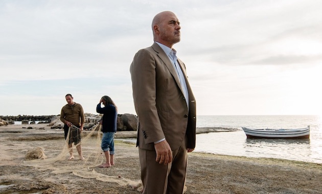 Ascolti TV | Martedì 27 aprile 2021. Vince Montalbano (20.4% – 4,7 mln), Champions si ferma al 13.8% (3,6 mln). Le Iene 10.9%. Vita in Diretta 18.4%, Rosario 5.1%, Punto Z 1.8%