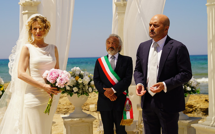 Ascolti TV | Mercoledì 14 aprile 2021. Montalbano 19.6%, Chi l’ha visto (12.8%) batte Daydreamer (10%). Arranca Game of Games (3.9%), bene Name That Tune (3.2%). Sempre flop Il Punto Z (2.7%)