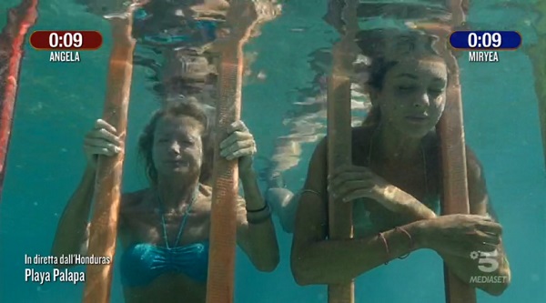 Angela vs Miryea - Isola dei Famosi 2021