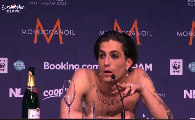 Eurovision 2021, Damiano dei Maneskin spegne le polemiche: «Non uso cocaina. Pronti a fare un test»