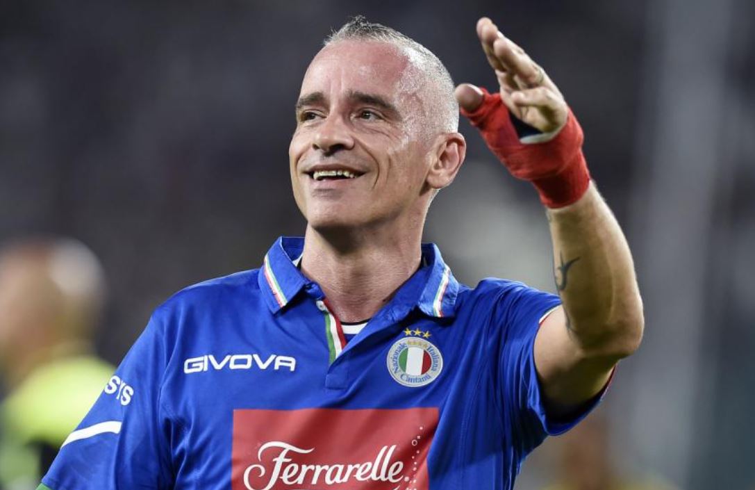 Partita del Cuore, caso Aurora Leone: Eros Ramazzotti non scenderà in campo. «A queste condizioni non me la sento»