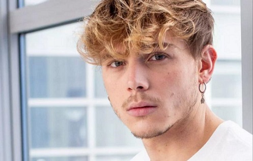 Uomini e Donne: Giacomo Czerny ha scelto (spoiler). De Filippi gli offre un lavoro