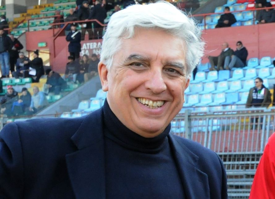 Nazionale Cantanti, il DG Pecchini si dimette dopo il caso Aurora Leone