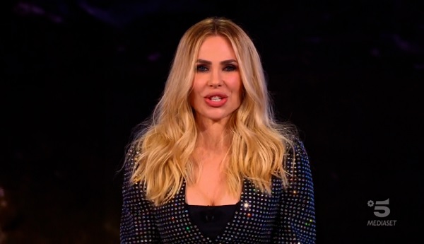 Isola dei Famosi 2021, diciannovesima puntata – Andrea è il primo finalista, Miryea e Fariba al televoto, fuori Rosaria