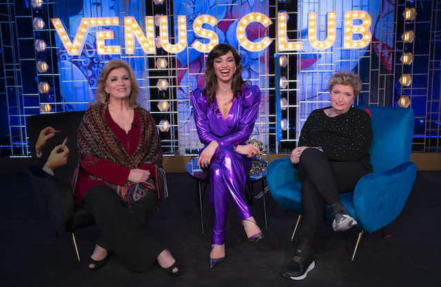 Venus Club: Lorella Boccia apre il suo ‘locale notturno’ su Italia 1 con Iva Zanicchi e Mara Maionchi