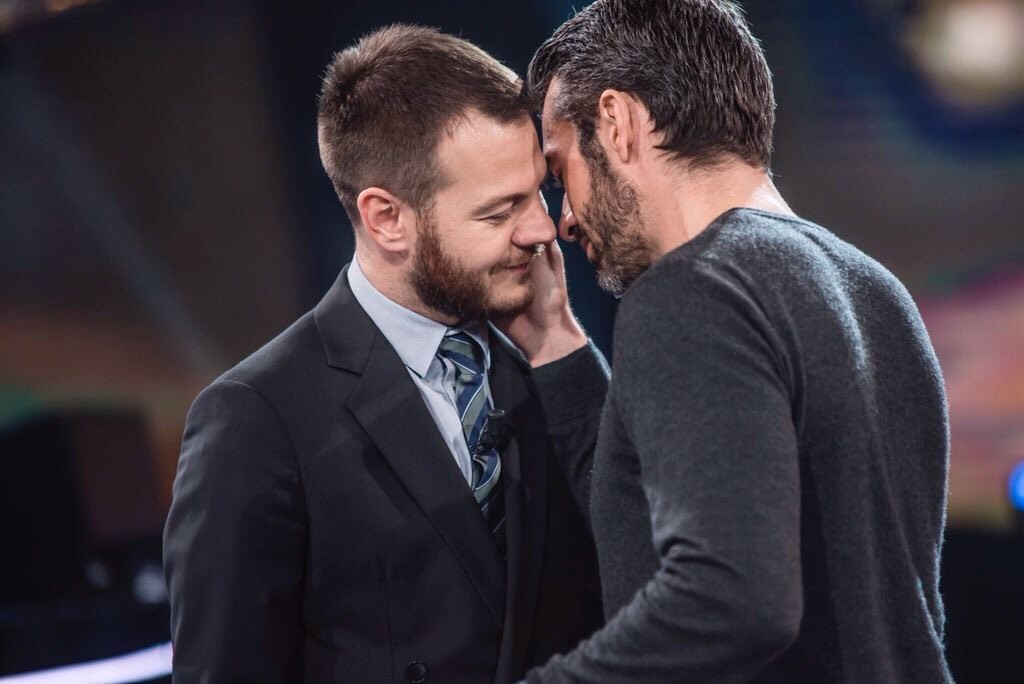 Cattelan è «una scelta osè» per Rai1. A ‘Da Grande’ anche Luca Argentero