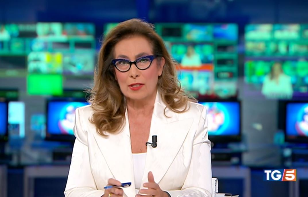 Tg5, Cesara Buonamici lancia un servizio sulla banda dei Rolex: «La rapinata ero io» – Video