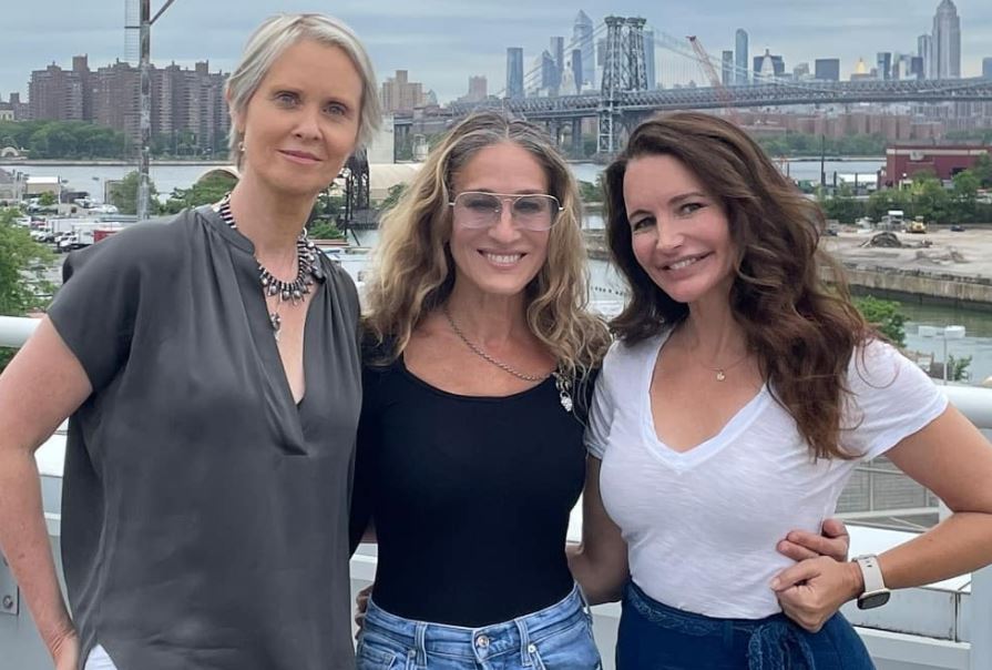 Sex and The City: Sarah Jessica Parker, Cynthia Nixon e Kristin Davis riunite per il revival. Le foto galvanizzano i fan