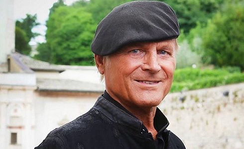 Don Matteo, il figlio di Terence Hill conferma l’addio: «Papà sente il bisogno di dedicarsi ad altro e di trascorrere più tempo con mia mamma»